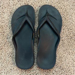 Archie’s Flip Flops